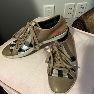 Burberry sneakers 👟